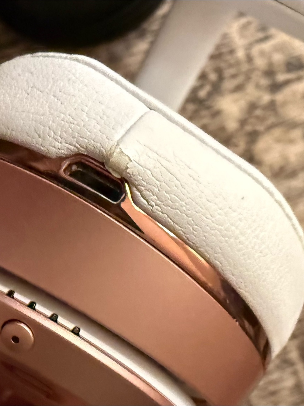 Beats Wireless Over-Ear Headphones - Rose Gold and White - Picture 3 of 3